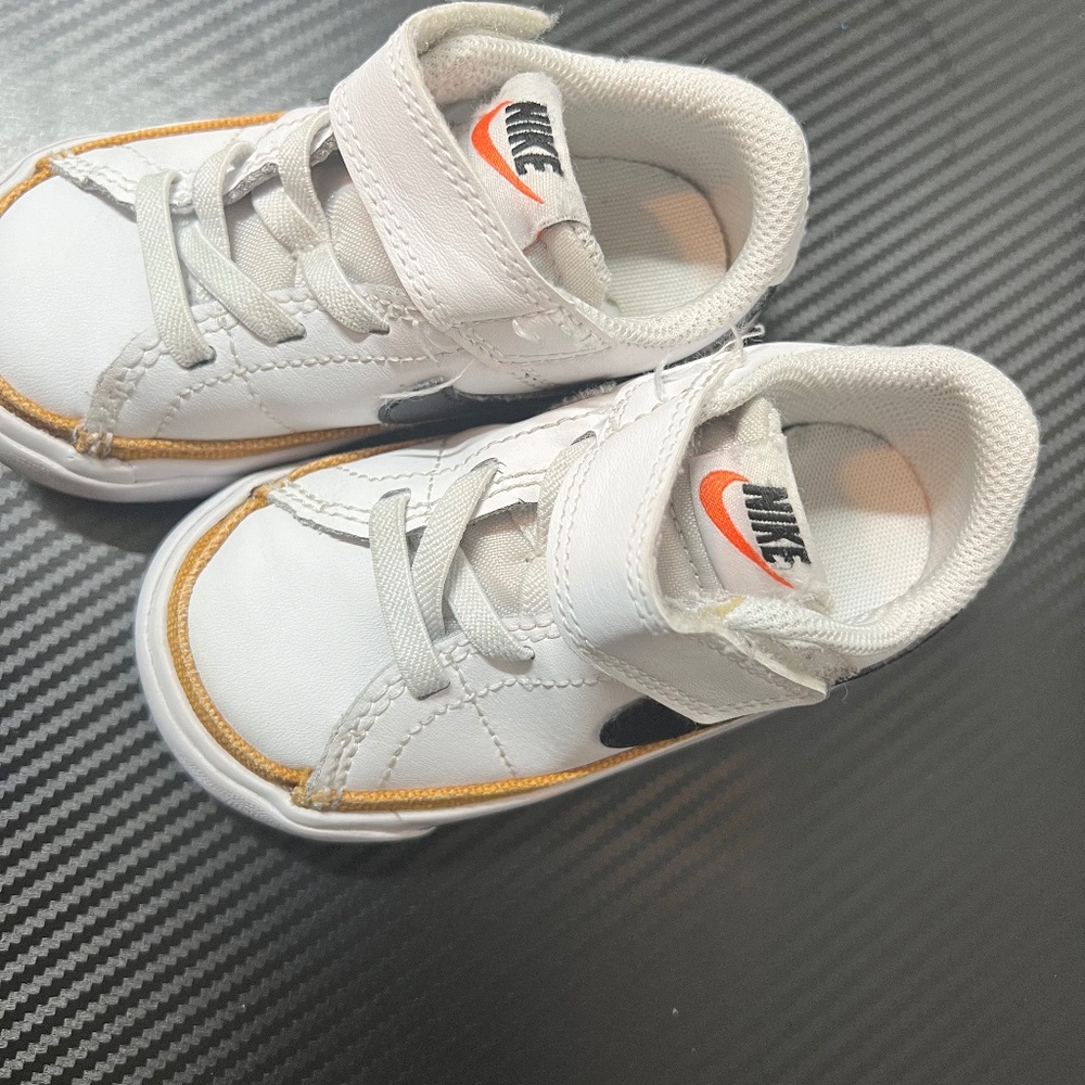 Nike toddler sneakers